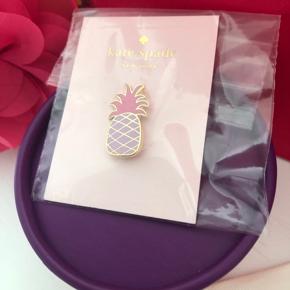 Kate Spade Pin - Picture 2 of 5
